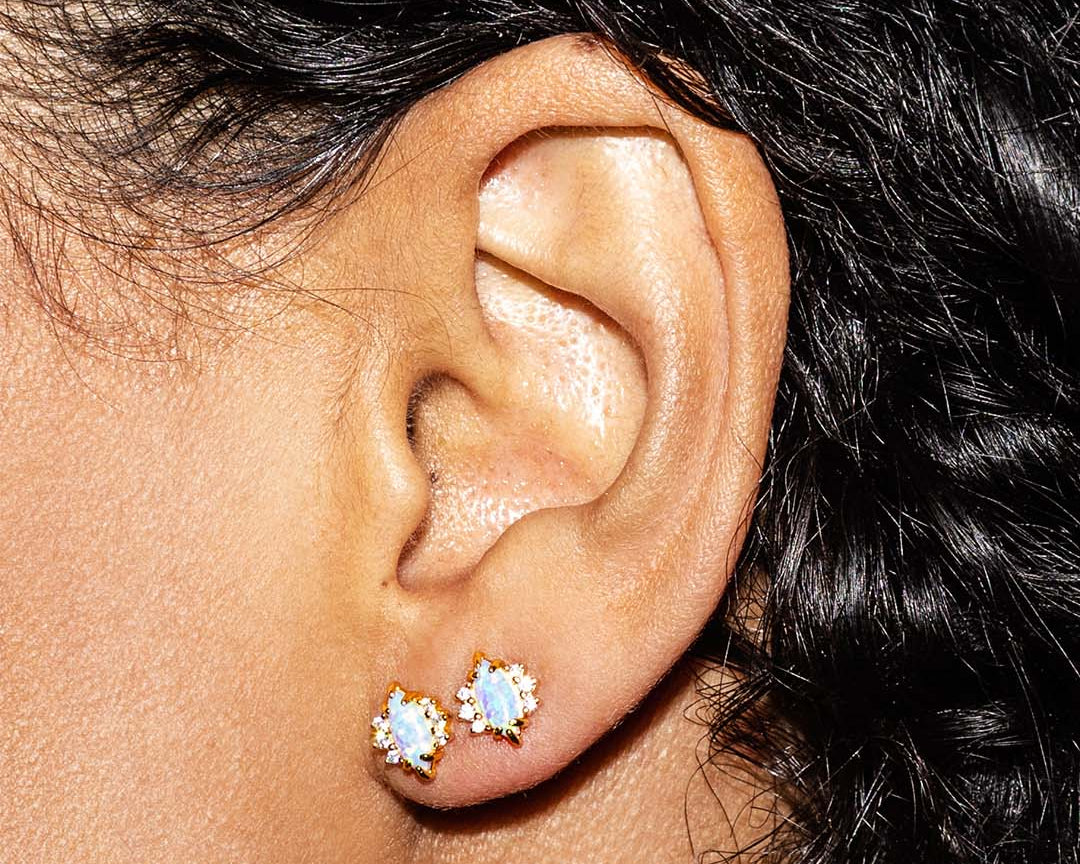 The Maia opal stud model